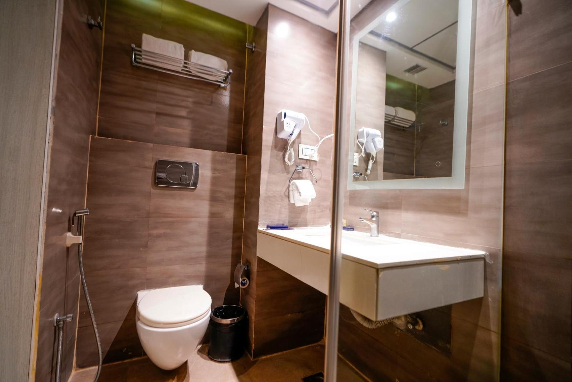 Hotel Deccan Serai, Hitec City, היידראבד מראה חיצוני תמונה