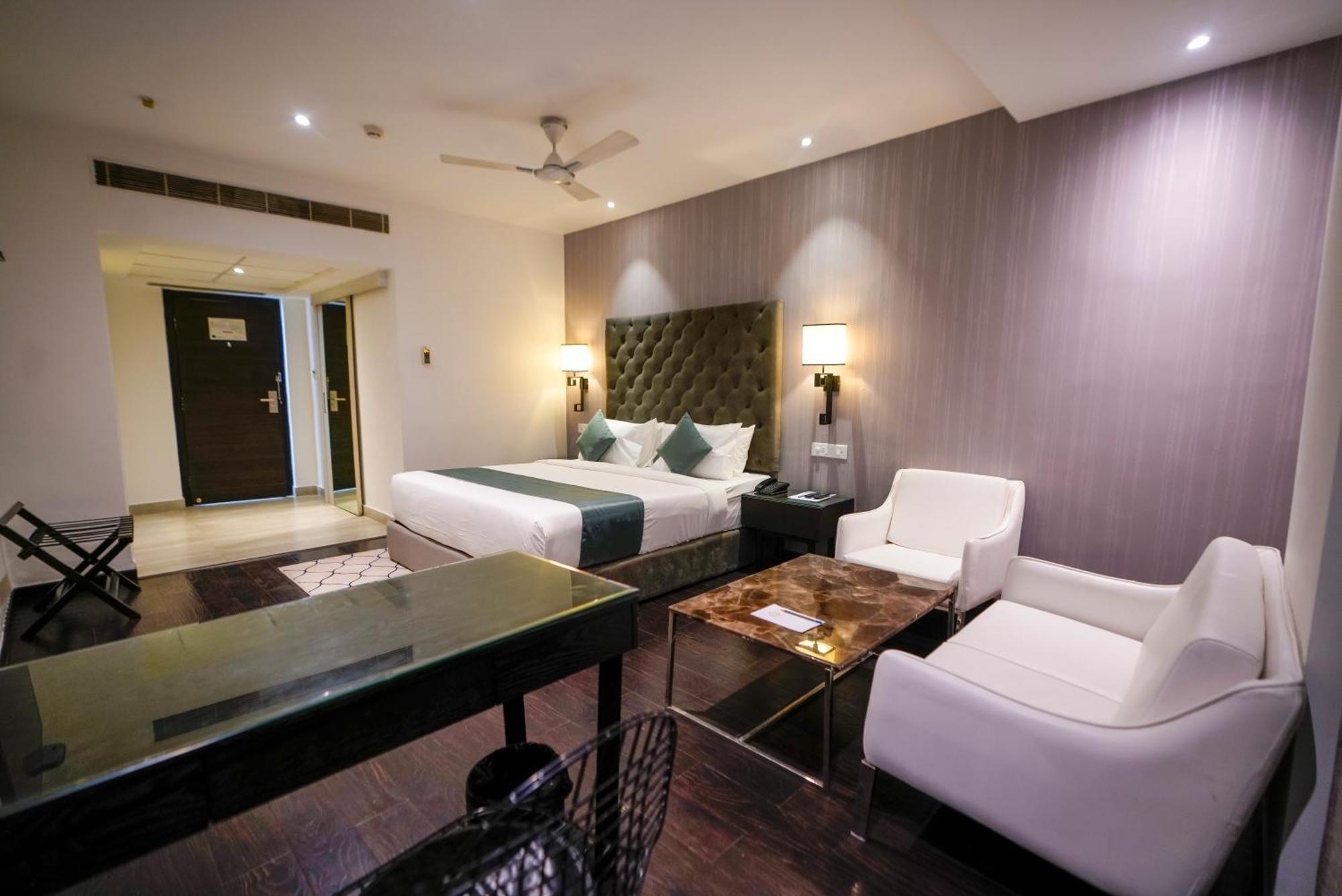 Hotel Deccan Serai, Hitec City, היידראבד מראה חיצוני תמונה