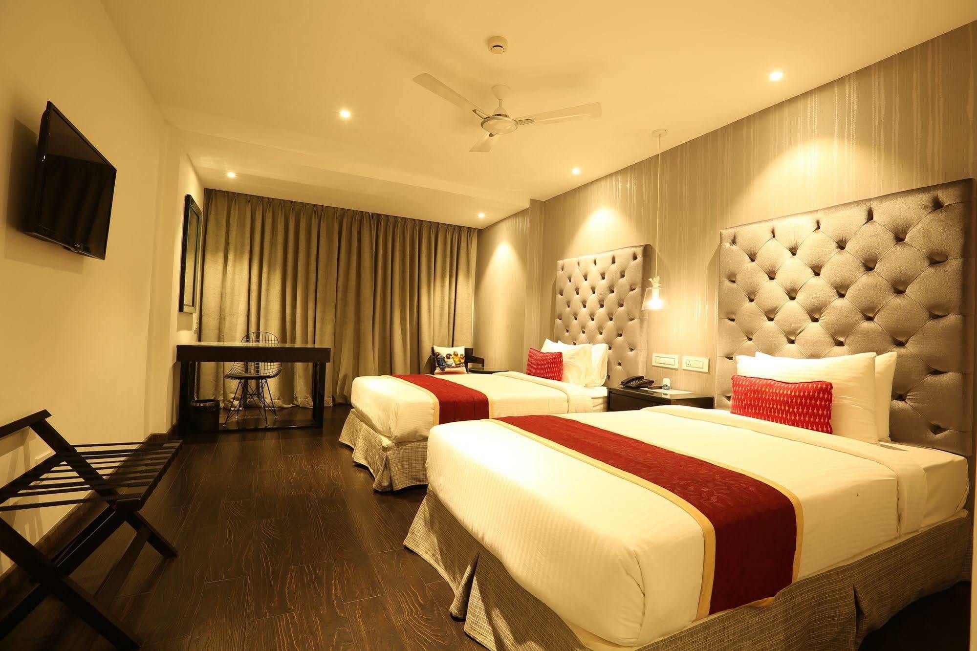 Hotel Deccan Serai, Hitec City, היידראבד מראה חיצוני תמונה