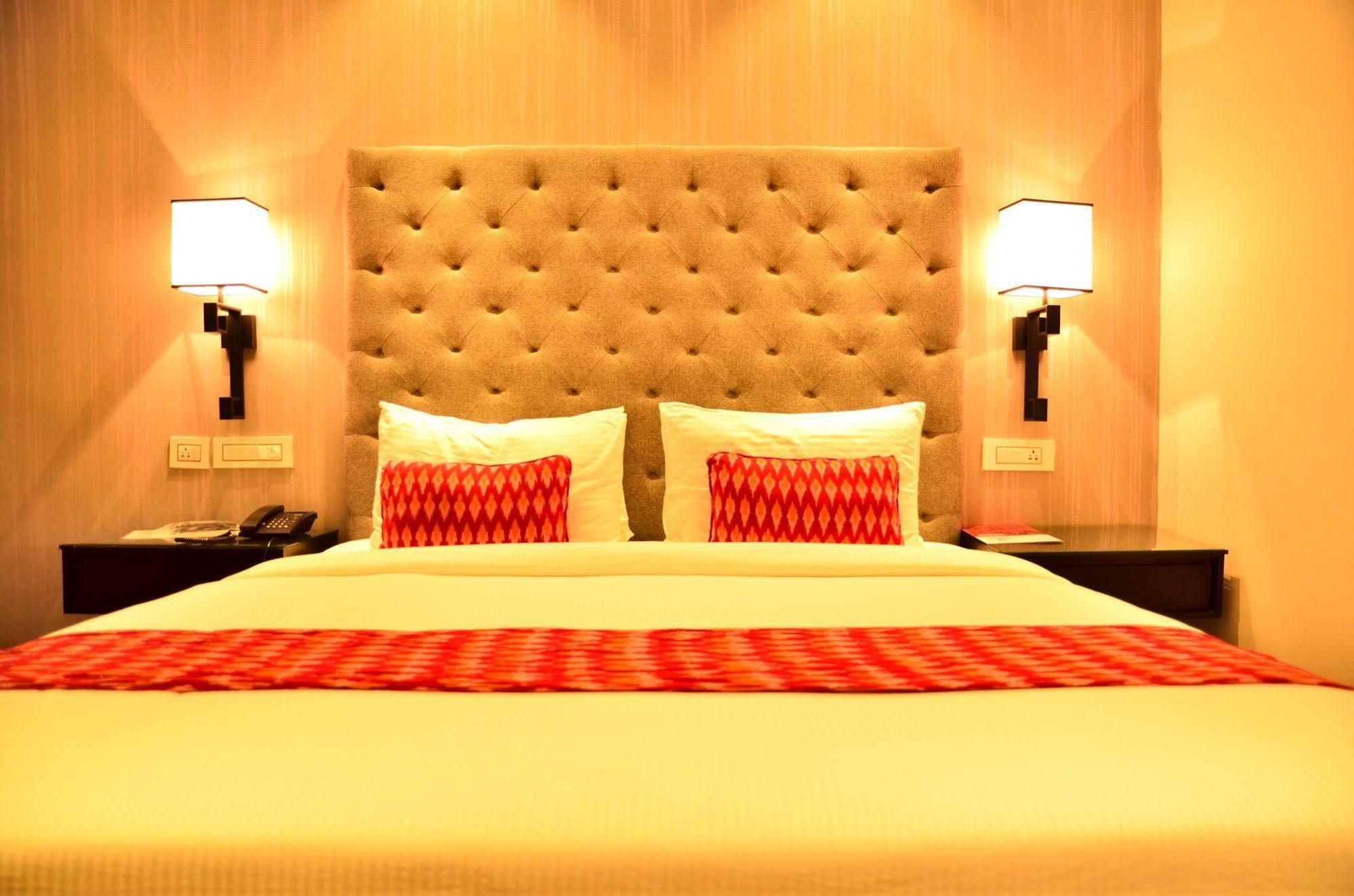 Hotel Deccan Serai, Hitec City, היידראבד מראה חיצוני תמונה