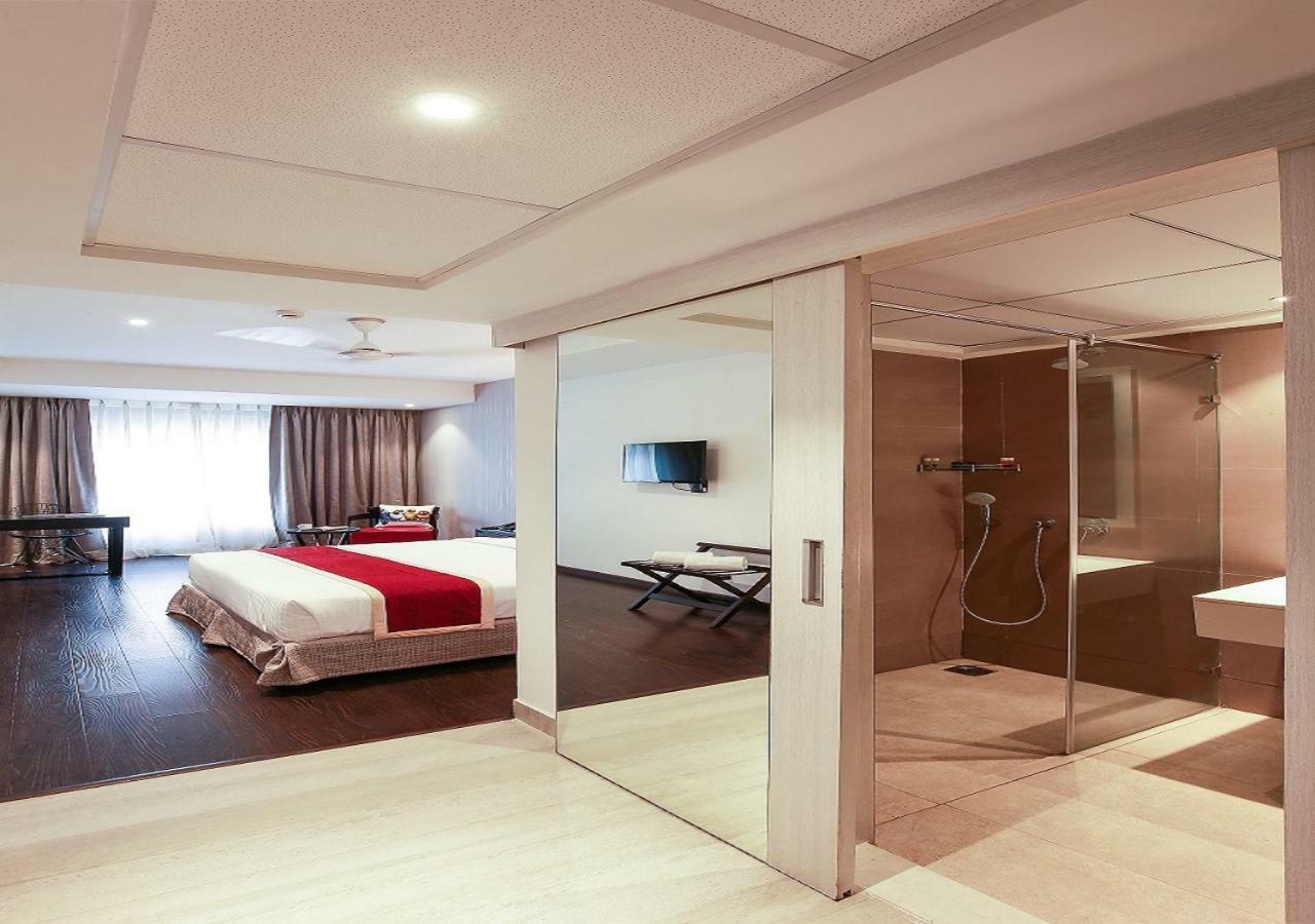 Hotel Deccan Serai, Hitec City, היידראבד מראה חיצוני תמונה